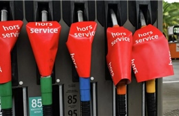Hàng loạt trạm xăng thiếu nhiên liệu, Pháp xả kho dự trữ dầu chiến lược 