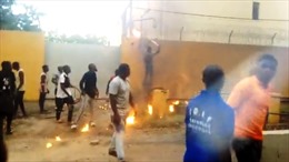 Người biểu tình bao vây Đại sứ quán Pháp tại Burkina Faso