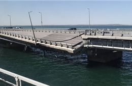 Cầu Crimea mở cửa lại một phần sau vụ tấn công 