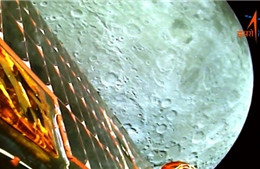 Ấn Độ công bố những hình ảnh ấn tượng của sứ mệnh Mặt trăng 