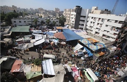 Bệnh viện lớn nhất Gaza phải chôn bệnh nhân trong mộ tập thể