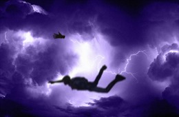 Câu chuyện sống sót thần kỳ của phi công rơi xuyên đám mây giông - Kỳ 1