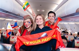 Không khí cuồng nhiệt từ mặt đất đến độ cao 10.000 m trên chuyến bay Vietjet hòa cùng ASEAN United FC