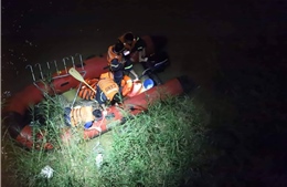 Tìm thấy thi thể nạn nhân bị rơi xuống sông Hồng trong vụ container mất lái trên cầu Thanh Trì