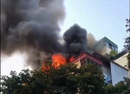 Hà Nội:  Cháy lớn tại quán Karaoke Nhất Thống 