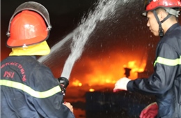 Cơ bản khống chế được vụ cháy tại Khu công nghiệp Sài Đồng B