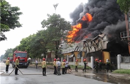 Cháy lớn tại khu công nghiệp Sài Đồng B