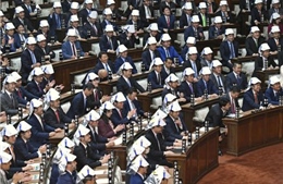 Nghị sĩ Nhật Bản gây tranh cãi khi cười trong diễn tập chống thiên tai