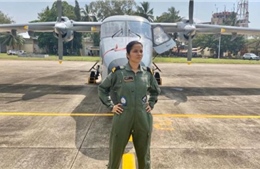 Nữ phi công đầu tiên của Hải quân Ấn Độ