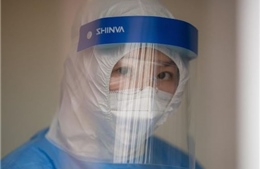 Những phụ nữ thầm lặng trong cuộc chiến chống virus Corona ở Trung Quốc