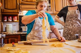 Cụ bà 84 tuổi lan tỏa tinh thần lạc quan qua món Pasta