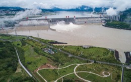 Nước sông dâng vượt mức cảnh báo lũ ở Trung Quốc