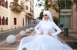 Cô dâu bị thổi bay trong vụ nổ tại Beirut khi đang chụp ảnh cưới