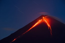 Núi lửa hoạt động mạnh tại bán đảo Kamchatka