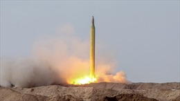 Video tên lửa đạn đạo Iran tiêu diệt tàu chiến với tầm bắn 1.800 km