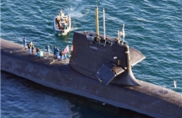 Tàu ngầm Nhật Bản hư hại nặng sau vụ va chạm tàu thương mại