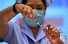 Mối lo bất bình đẳng vaccine khi các bệnh viện tư Thái Lan thu lợi từ việc tiêm chủng