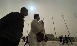 Bão cát khiến Mặt Trời chuyển màu xanh lam tại Bắc Kinh