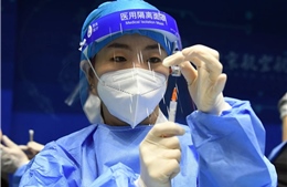 Trung Quốc khẳng định vaccine COVID-19 nội địa an toàn với người có tiền sử dị ứng