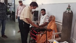 Bệnh nhân COVID-19 bất ngờ sống lại ngay trước khi bị hoả thiêu tại Ấn Độ 