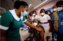 Chỉ 5 quốc gia châu Phi có thể tiêm đủ vaccine cho 40% dân số trước cuối năm nay