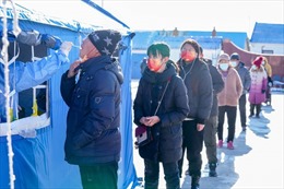 Hàng chục người trèo rào trốn xét nghiệm COVID-19 tại Trung Quốc