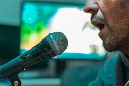 Hát karaoke với giọng quá cao, thanh niên Trung Quốc bị vỡ phổi
