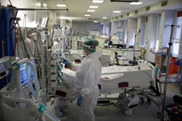 Ba Lan phải trả giá đắt khi nhiều người dân từ chối tiêm vaccine COVID-19