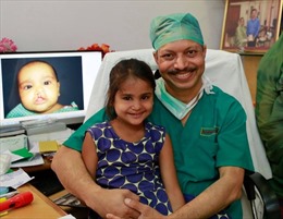 Bác sĩ Ấn Độ thực hiện hơn 37.000 ca phẫu thuật miễn phí cho trẻ em