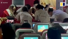 Người phụ nữ sinh con khẩn cấp trên máy bay ở Trung Quốc