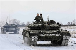 Nhiều phương tiện quân sự và binh sĩ Nga xuất hiện tại miền Đông Ukraine