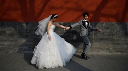 Trung Quốc đề xuất giảm độ tuổi kết hôn hợp pháp để tăng tỷ lệ sinh