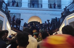 Tổng thống Sri Lanka phải rời khỏi nơi cư trú khi hàng nghìn người biểu tình bao vây dinh thự