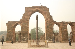 Bí ẩn cây cột sắt 1.600 năm tuổi không hề gỉ sét tại Ấn Độ