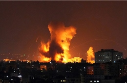 Israel không kích Dải Gaza, nguy cơ bùng nổ xung đột lớn