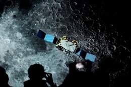 Phát hiện đột phá: Các hạt thủy tinh trên bề mặt Mặt Trăng có thể chứa hàng tỷ tấn nước 