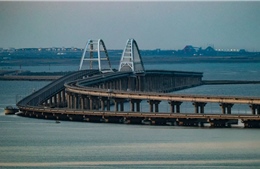 Giao thông trên cầu Crimea bị đình trệ do tình trạng khẩn cấp