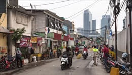 &#39;Ma trận&#39; dây cáp điện trở thành nỗi ám ảnh của người dân Jakarta