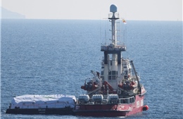 Tàu viện trợ đầu tiên cho Gaza bắt đầu rời cảng Cyprus