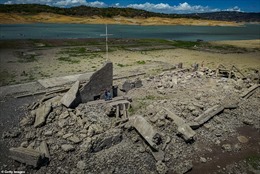 Thị trấn trăm năm tuổi lộ diện khi con đập Philippines cạn nước do hạn hán