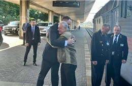 Đặc phái viên Mỹ đến Kiev giữa đồn đoán Tổng thống Trump thay đổi chính sách với Ukraine