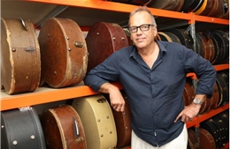 JR và những cây đàn jazz: Hành trình của một niềm đam mê