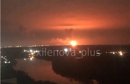 Ukraine tấn công cảng biển và nhà máy lọc dầu của Nga