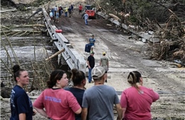 Sự rạn nứt trong mạng lưới quyền lực của giới thượng lưu Texas 