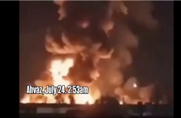 Video Mỹ không kích thành phố Iran, nhiều tiếng nổ lớn rung chuyển khu vực