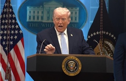 Tổng thống Trump cảnh báo đáp trả 'mạnh gấp 100 lần' nếu Iran tấn công