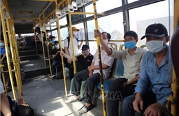 Hành khách đi xe buýt có bắt buộc phải khai báo y tế và đo thân nhiệt?