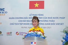 Doanh nhân Nguyễn Thị Phương Thảo nhận Huân chương Bắc đẩu bội tinh của Pháp 