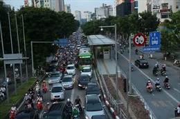 Thí điểm bổ sung phương tiện đi chung làn BRT 01 Hà Nội để giảm ùn tắc