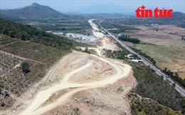 Cận cảnh thi công những km đầu tiên thành hình tuyến cao tốc Nha Trang - Vân Phong